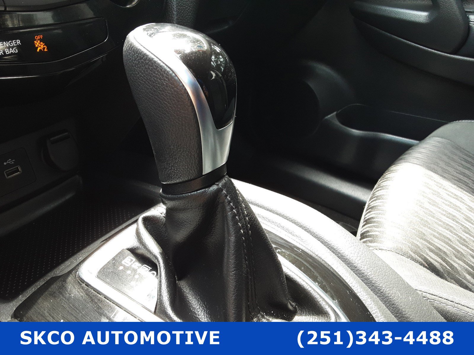 Used 2018 Nissan Rogue SV image 23