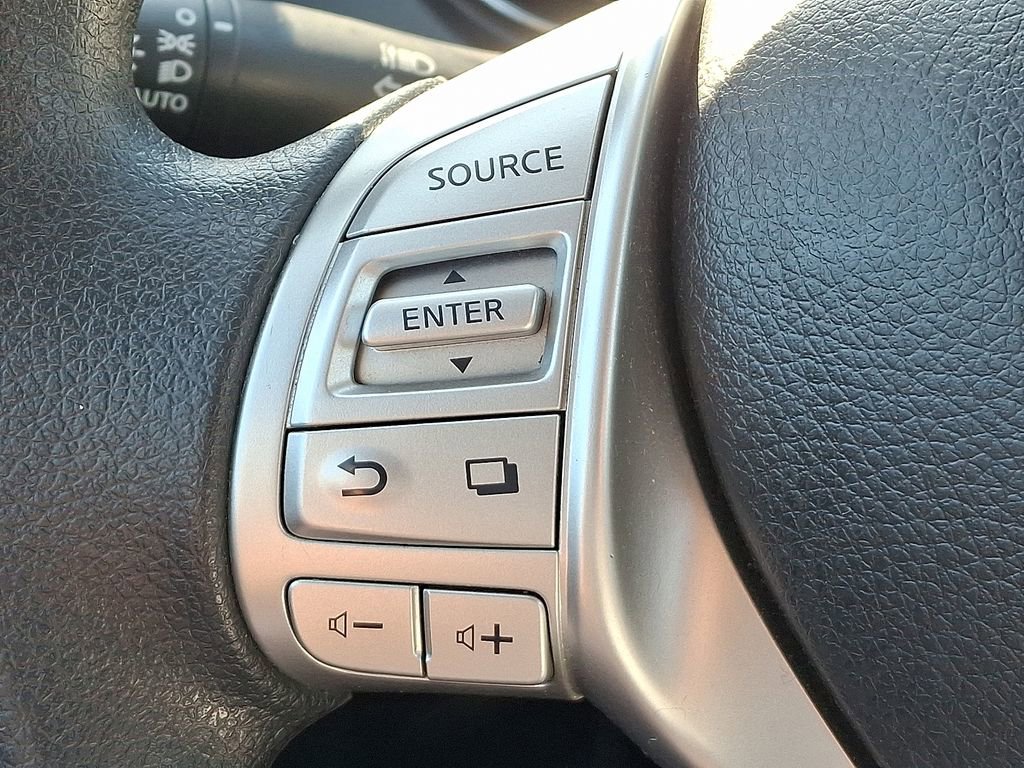 Used 2016 Nissan Rogue SV AWD/4WD image 21