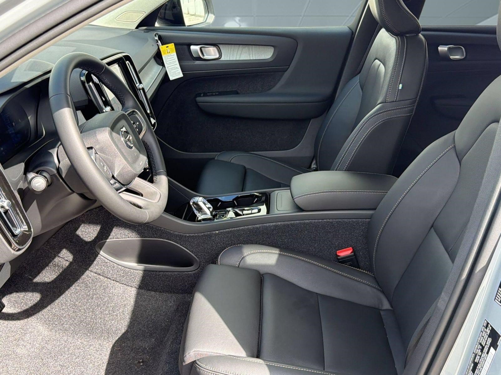 New 2026 Volvo XC40 B5 Plus w/ Protection Package Premier AWD/4WD image 5