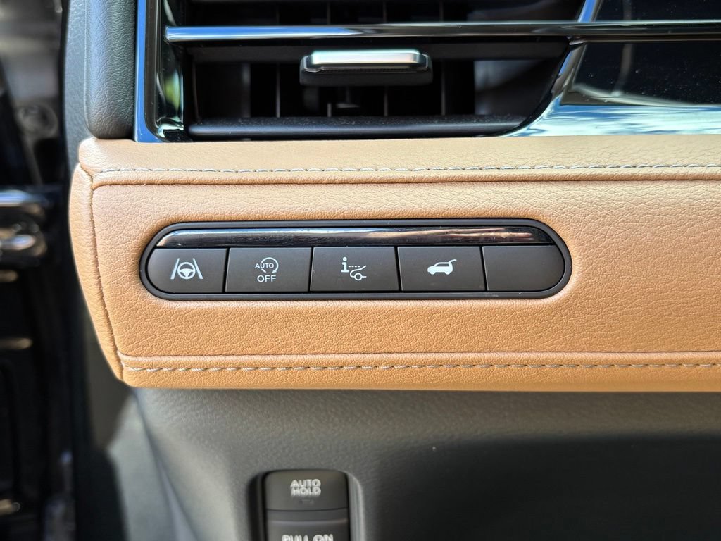 Used 2025 INFINITI QX80 Sensory AWD/4WD image 16