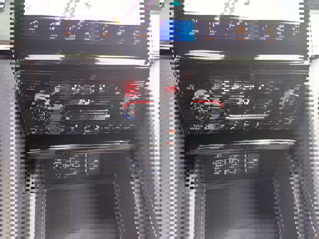 New 2025 Jeep Grand Cherokee L Limited w/ Luxury Tech Group II image 19