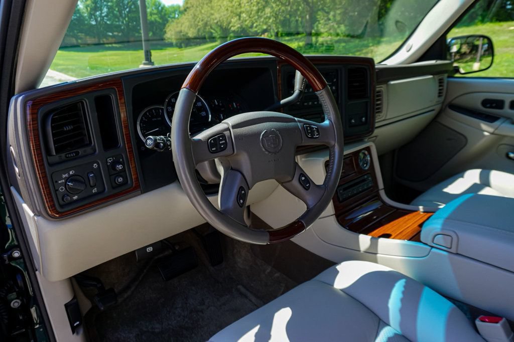 Used 2003 Cadillac Escalade AWD image 8