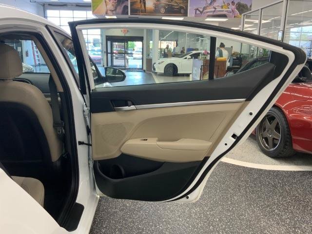 Used 2019 Hyundai Elantra SE FWD image 31
