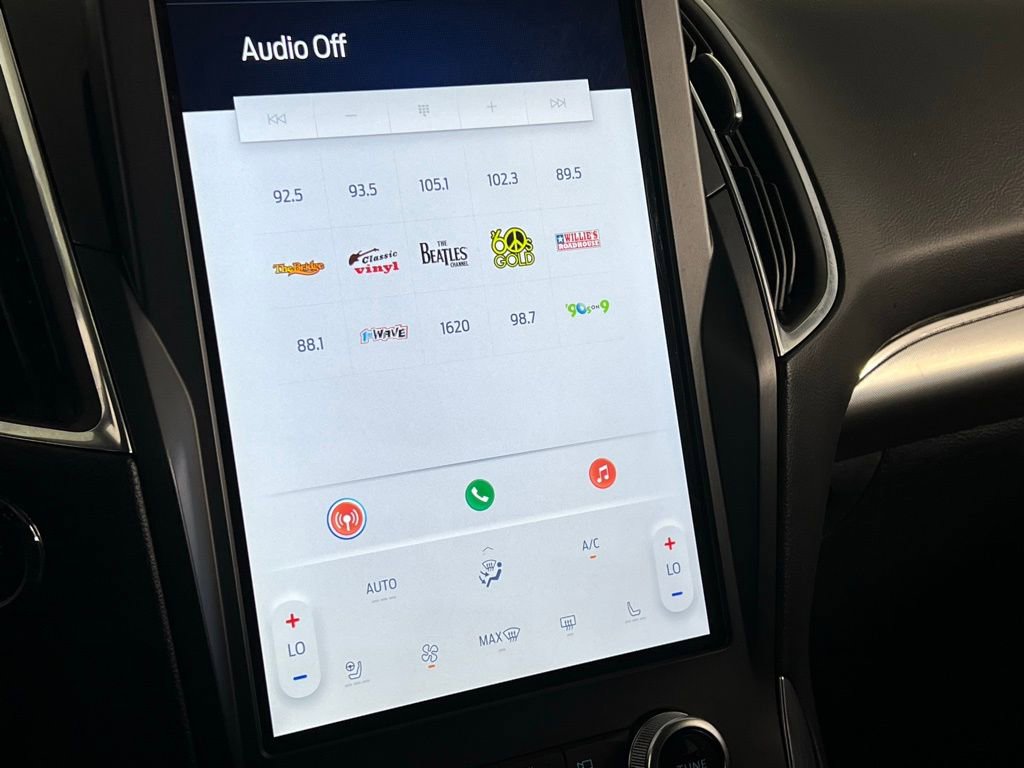 Used 2024 Ford Edge Titanium image 19