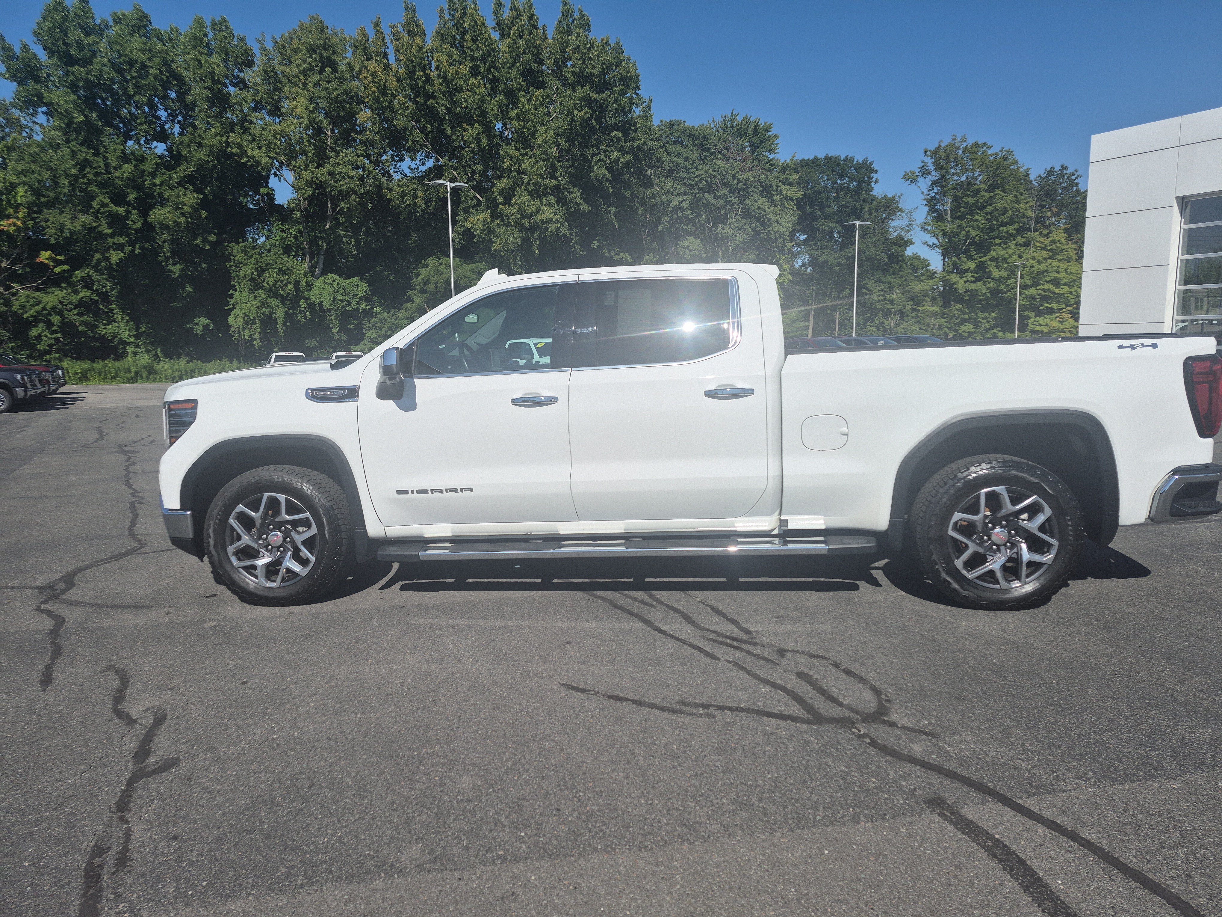 Certified 2024 GMC Sierra 1500 SLT w/ SLT Premium Plus Package AWD/4WD image 2