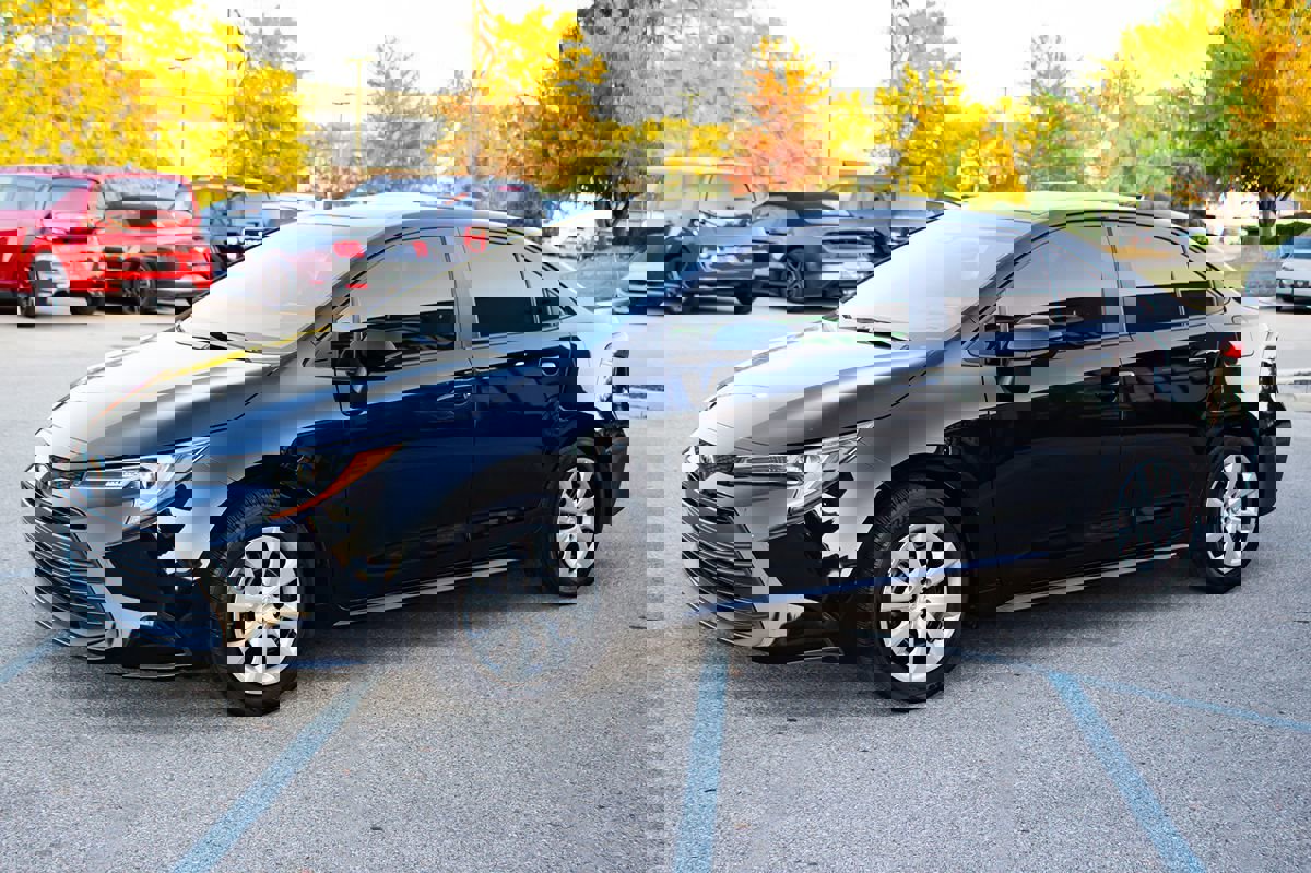 Used 2024 Toyota Corolla LE image 4