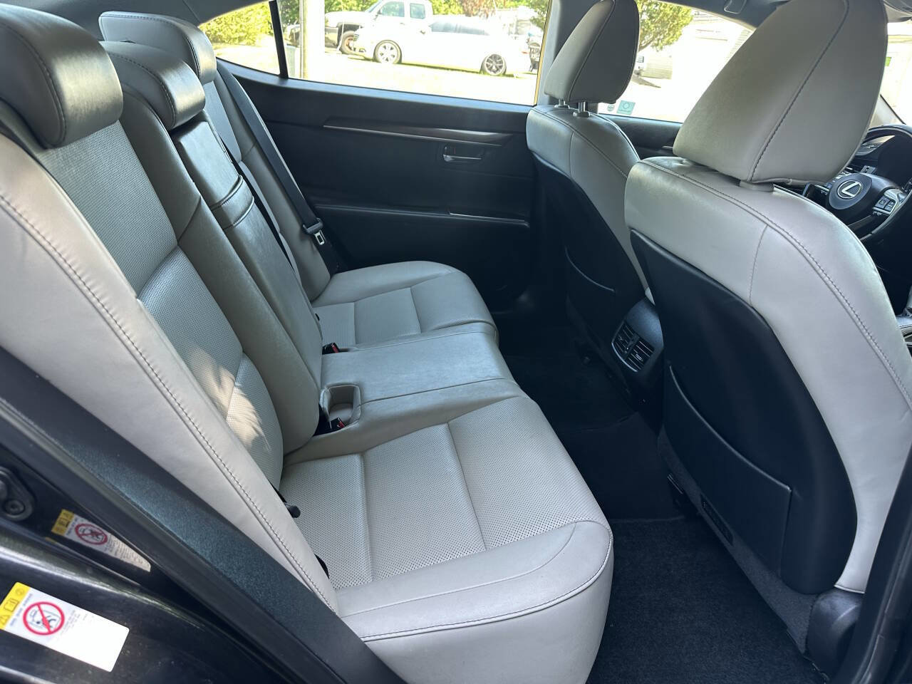 Used 2018 Lexus ES 350 w/ Navigation System Package FWD image 16