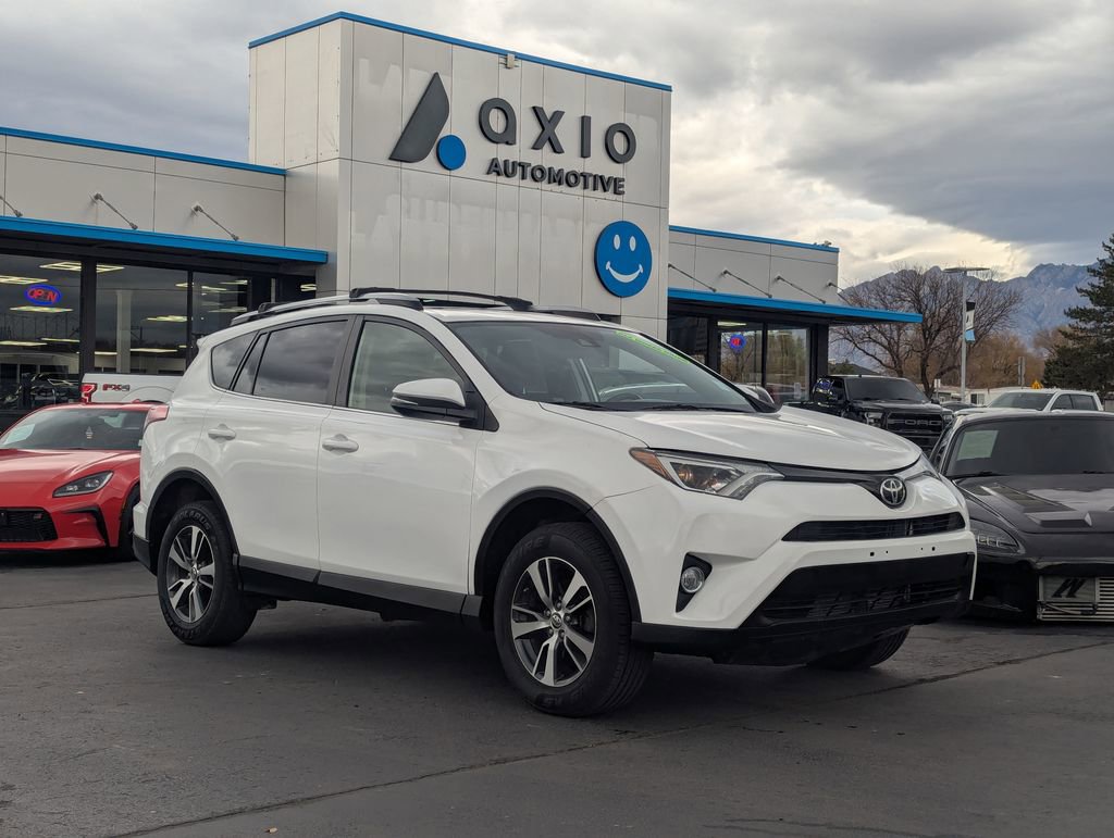 Used 2018 Toyota RAV4 XLE image 1
