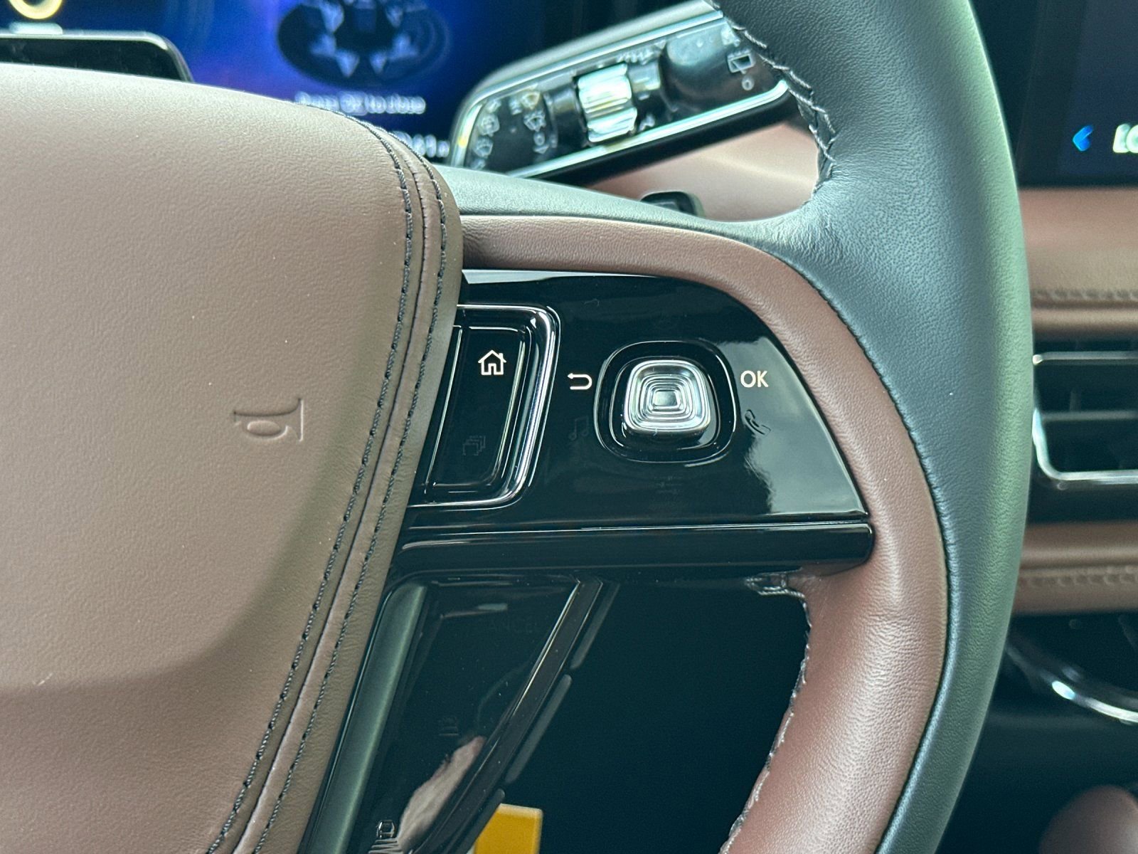 New 2025 Lincoln Aviator Reserve w/ Equipment Group 201A image 29