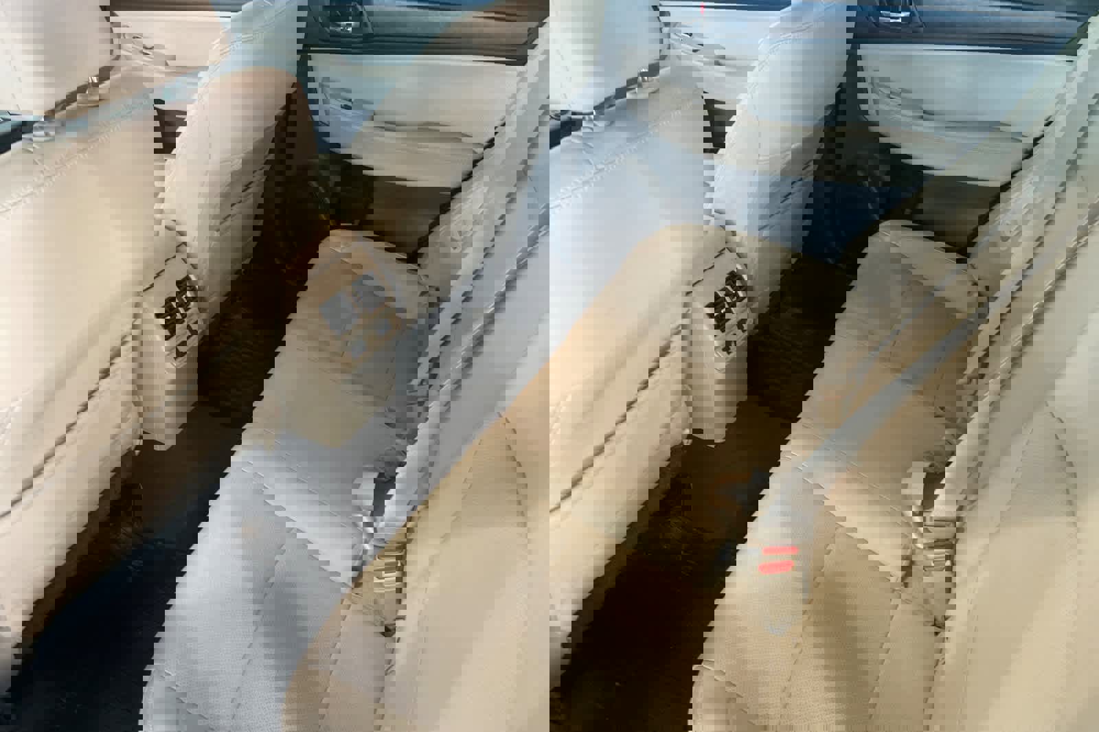 Used 2016 Subaru Outback 3.6R Limited image 4