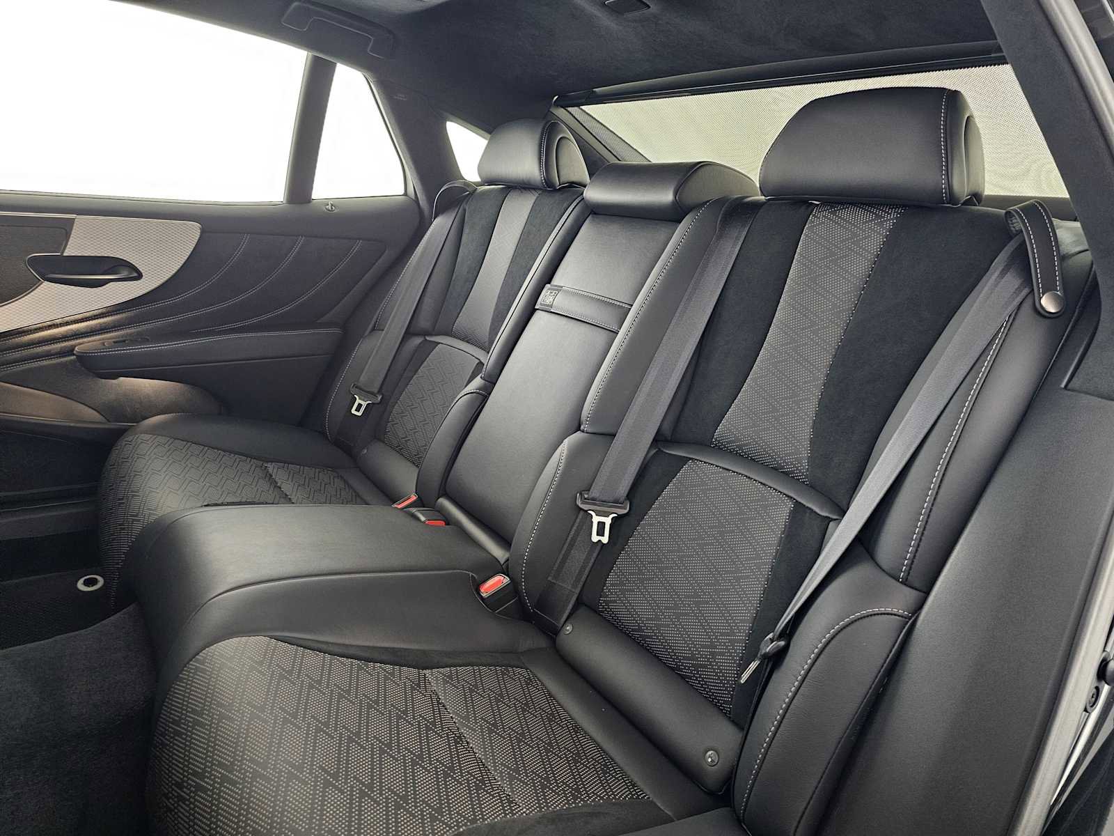 Used 2024 Lexus LS 500 F Sport image 17