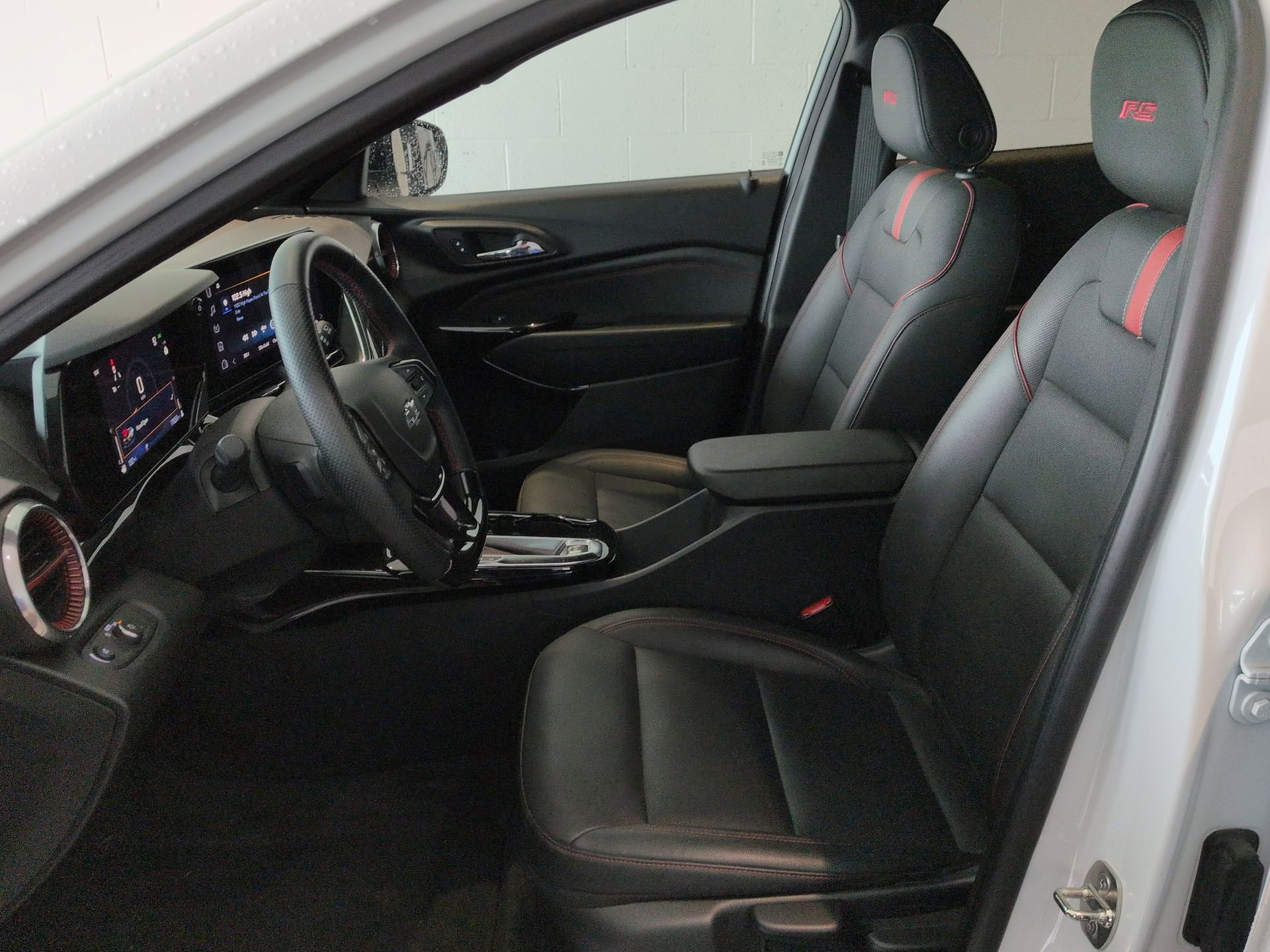 Certified 2024 Chevrolet Trax RS image 18