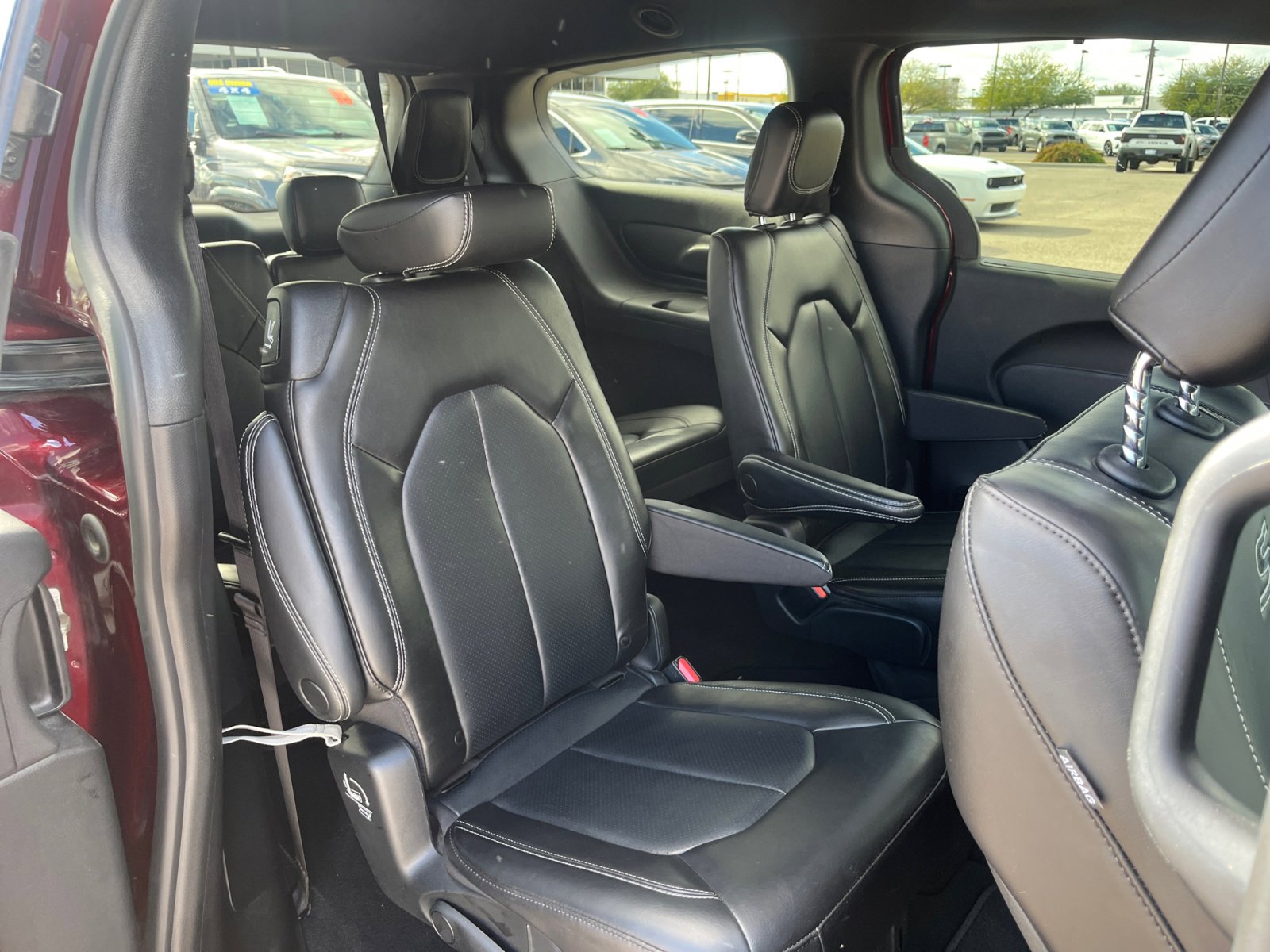 Used 2023 Chrysler Pacifica Touring-L w/ S Appearance Package image 18