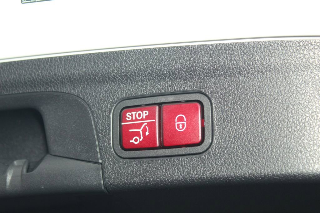 Used 2023 Mercedes-Benz GLE 350 4MATIC w/ AMG Line Exterior image 13