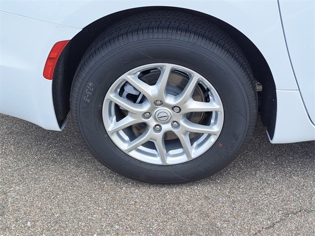 New 2026 Chrysler Pacifica Select image 5