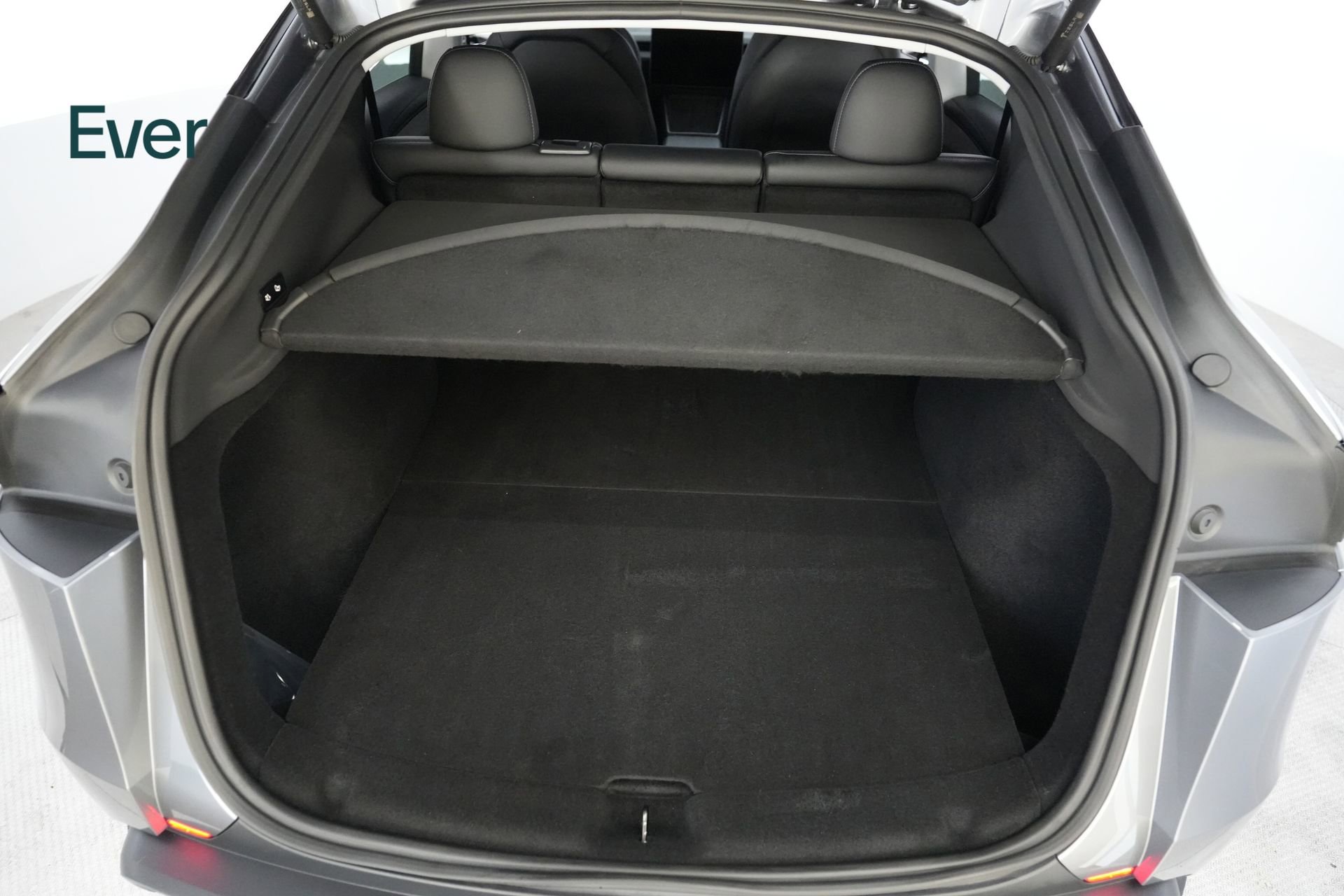 Used 2026 Tesla Model Y Long Range image 8