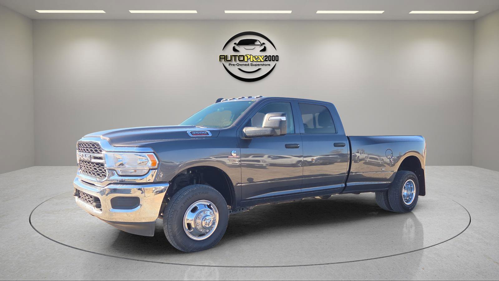 Used 2024 RAM 3500 Tradesman w/ Chrome Appearance Group image 3