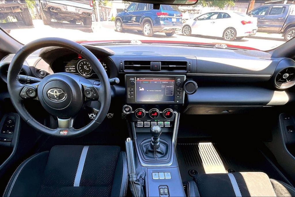 Used 2025 Toyota GR86 Premium w/ ALL Weather Mat Package (TMS) RWD image 15