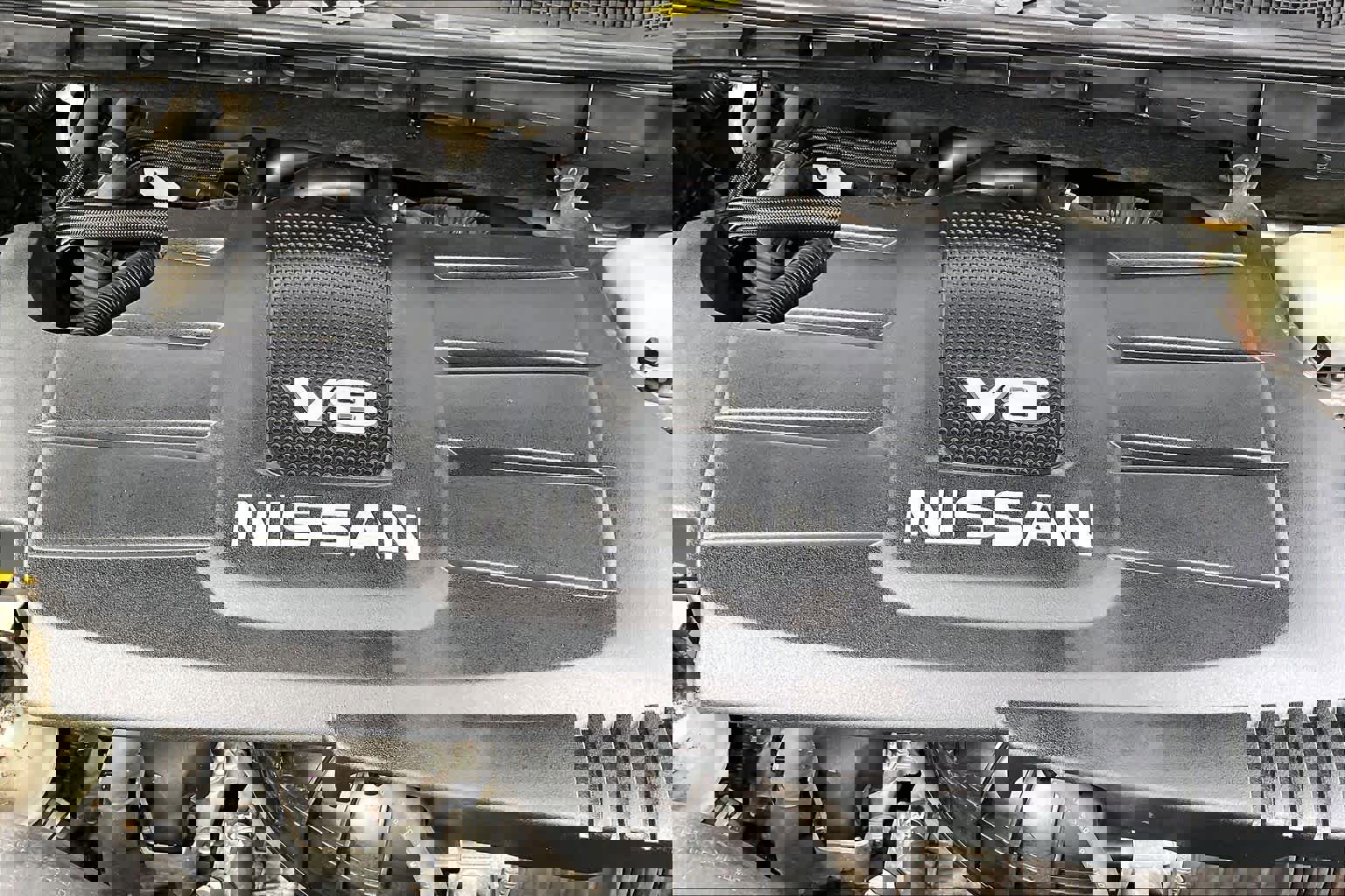 Used 2017 Nissan Titan SV image 29