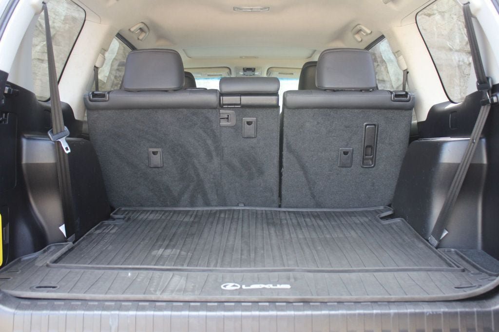 Used 2017 Lexus GX 460 AWD/4WD image 32