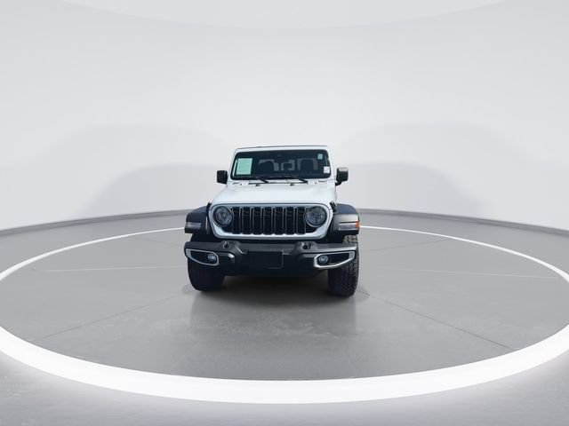 Certified 2025 Jeep Gladiator Sport AWD/4WD image 3