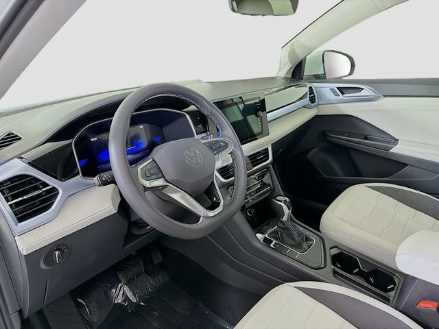 New 2026 Volkswagen Taos SE image 9
