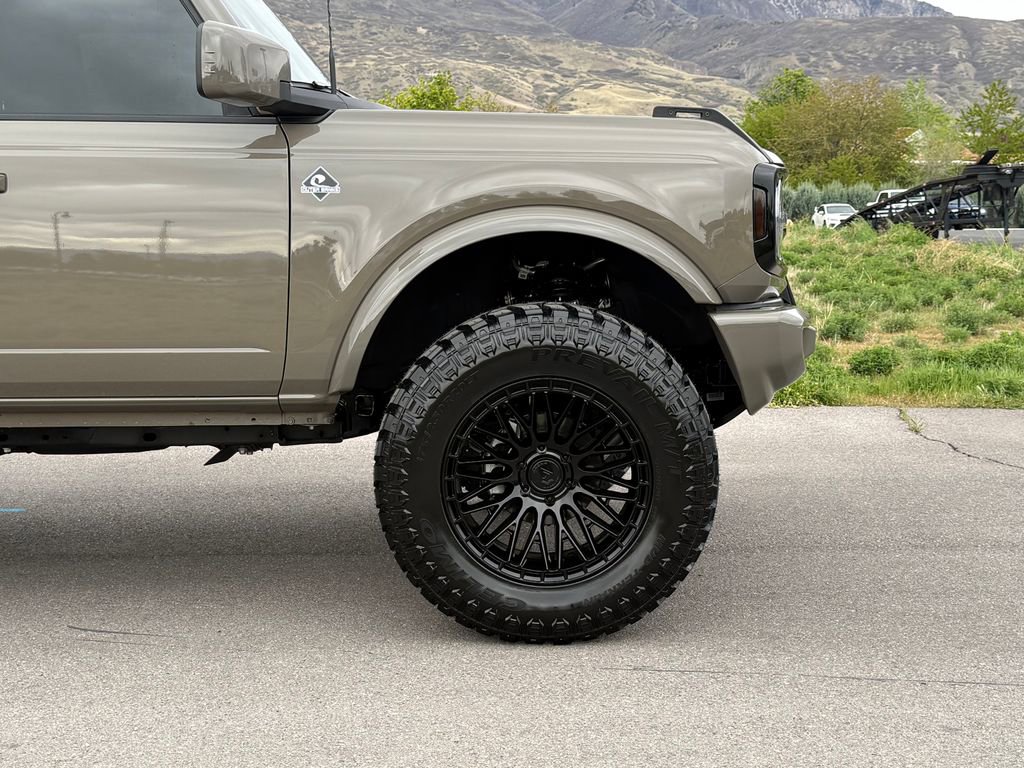 Used 2025 Ford Bronco Outer Banks AWD/4WD image 3