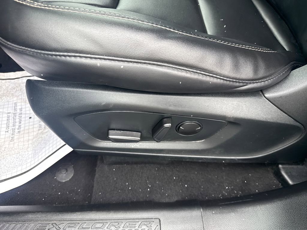 Used 2023 Ford Explorer XLT w/ Equipment Group 202A image 30