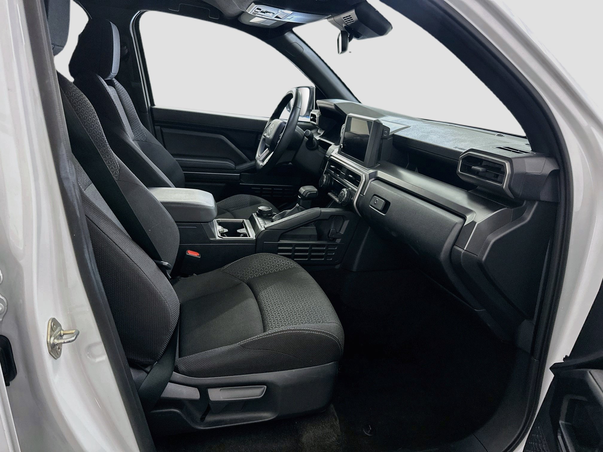 Used 2025 Toyota 4Runner SR5 AWD/4WD image 32