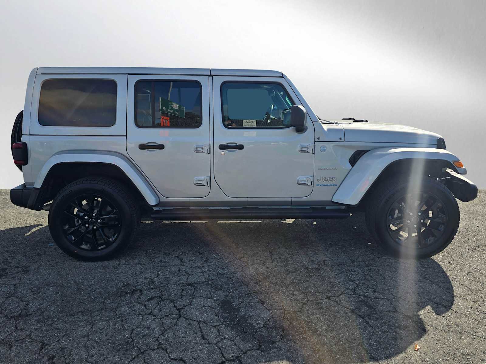 Used 2024 Jeep Wrangler Sahara image 6