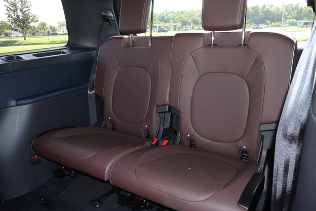 Certified 2025 Volkswagen ID. Buzz Pro S RWD image 15