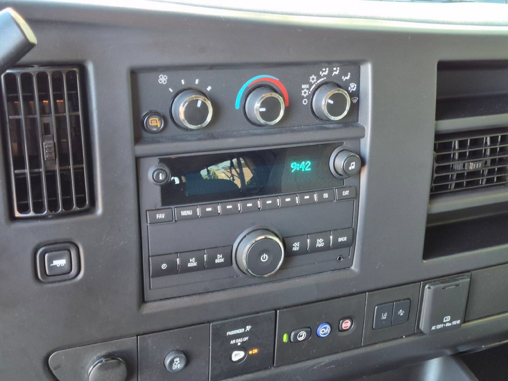 Used 2025 GMC Savana 3500 LT w/ LT Preferred Equipment Group RWD image 18