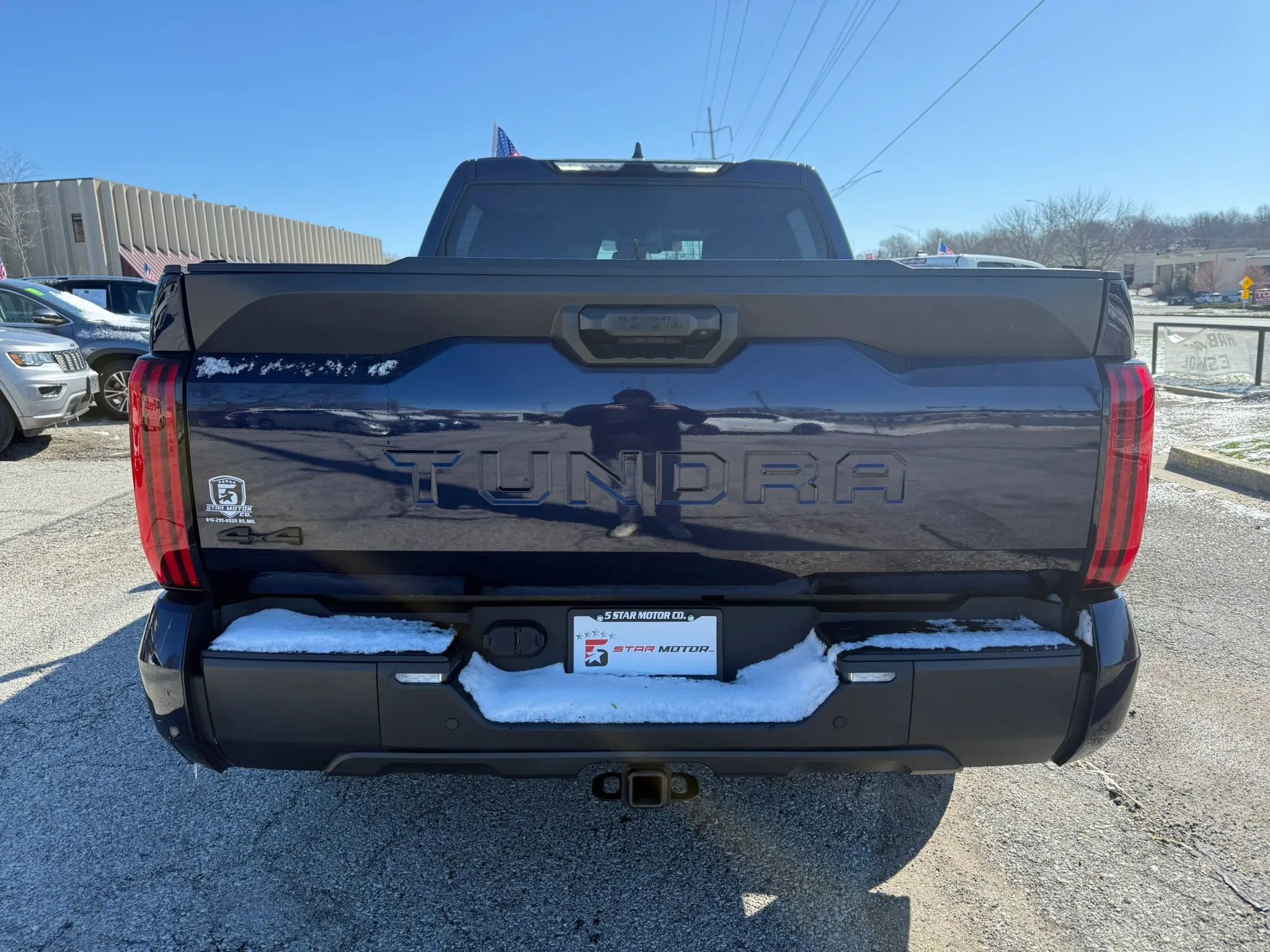 Used 2022 Toyota Tundra SR5 w/ SR5 Convenience Package image 4