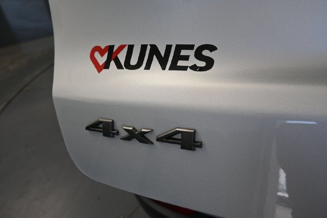 Used 2025 Jeep Compass Trailhawk AWD/4WD image 19