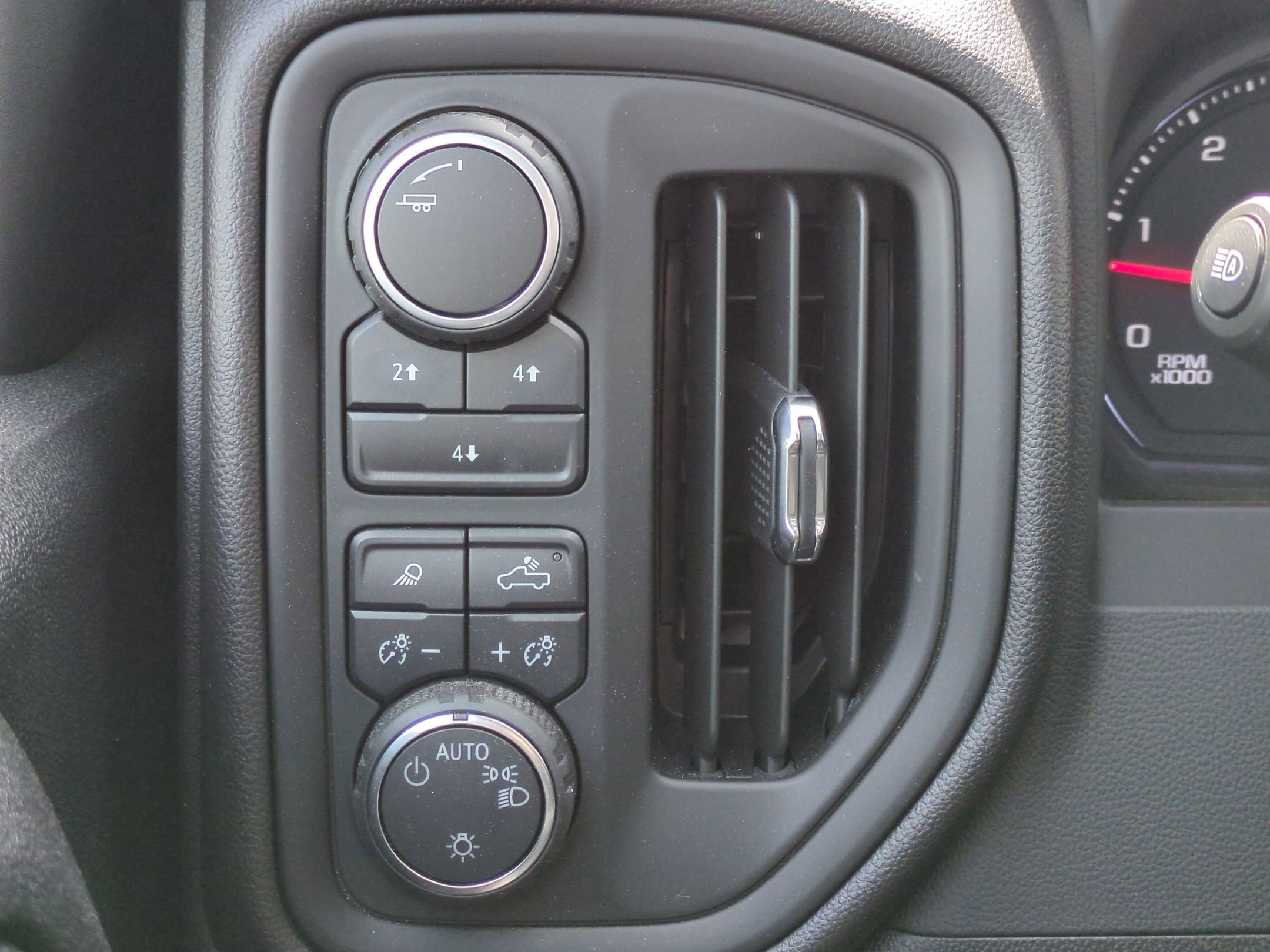 Certified 2025 Chevrolet Silverado 2500 Custom w/ Custom Value Package AWD/4WD image 19