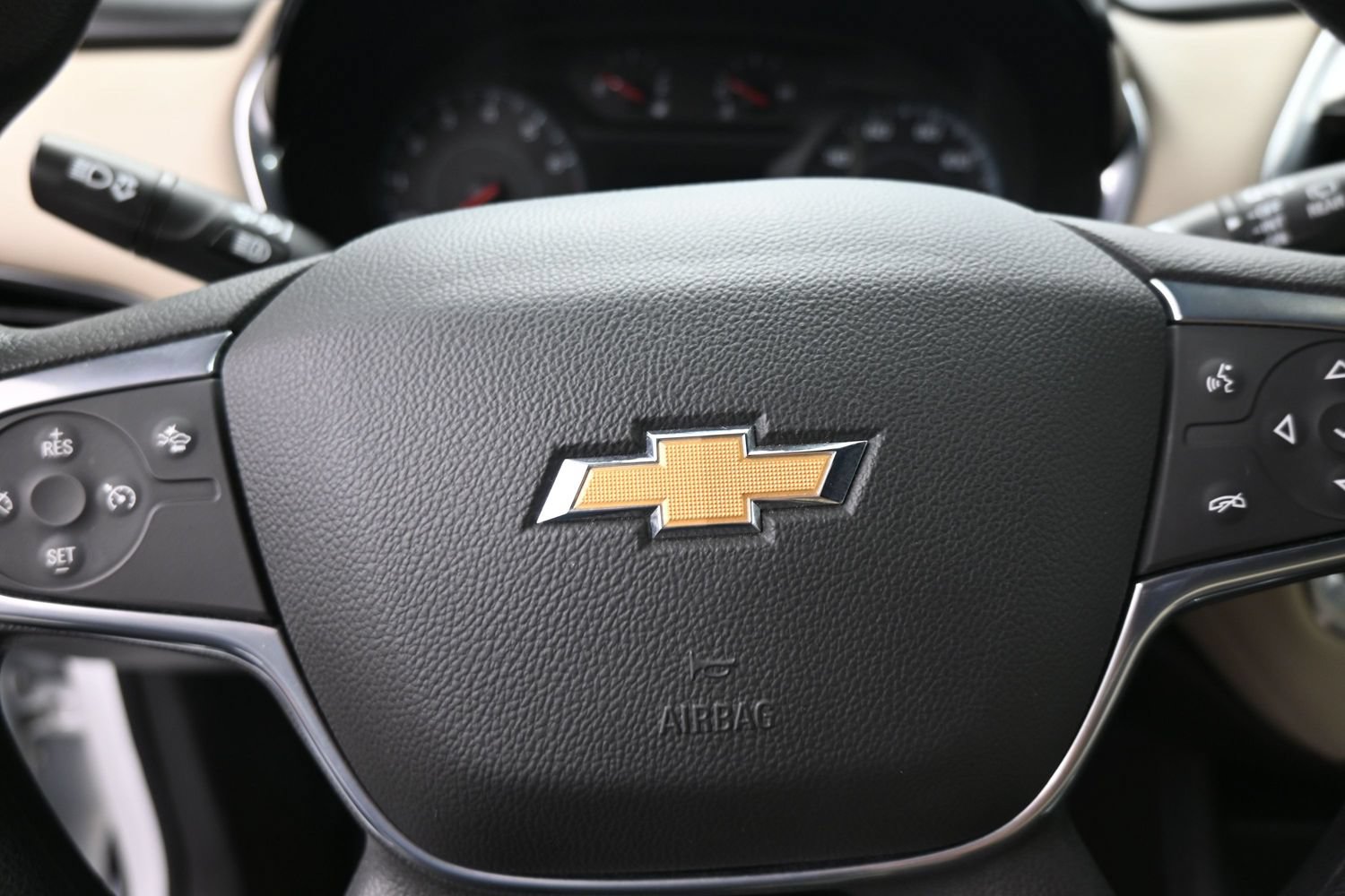 Used 2022 Chevrolet Traverse LS FWD image 16