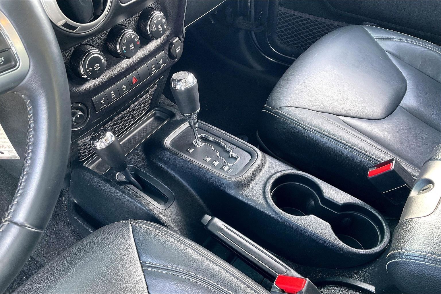 Used 2016 Jeep Wrangler Unlimited Rubicon image 13