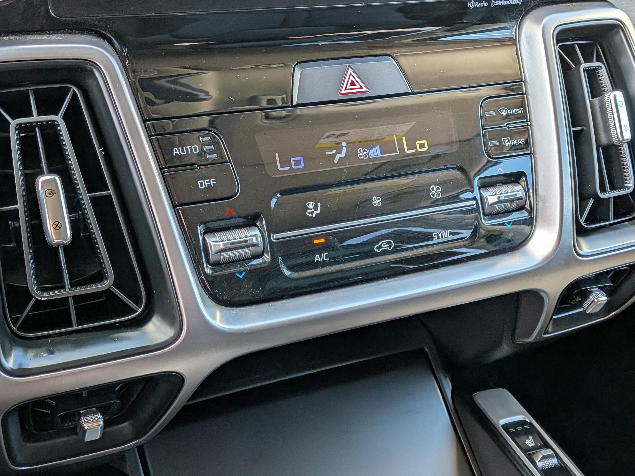 Used 2023 Kia Sorento S AWD/4WD image 22