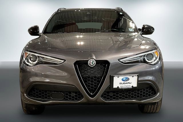 Used 2022 Alfa Romeo Stelvio Veloce image 2