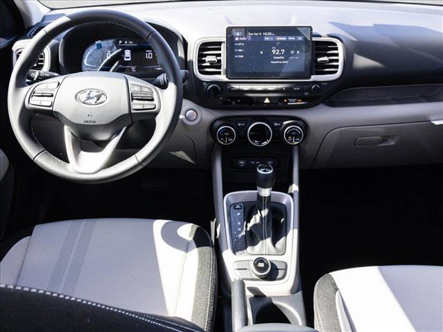Used 2025 Hyundai Venue SEL image 22