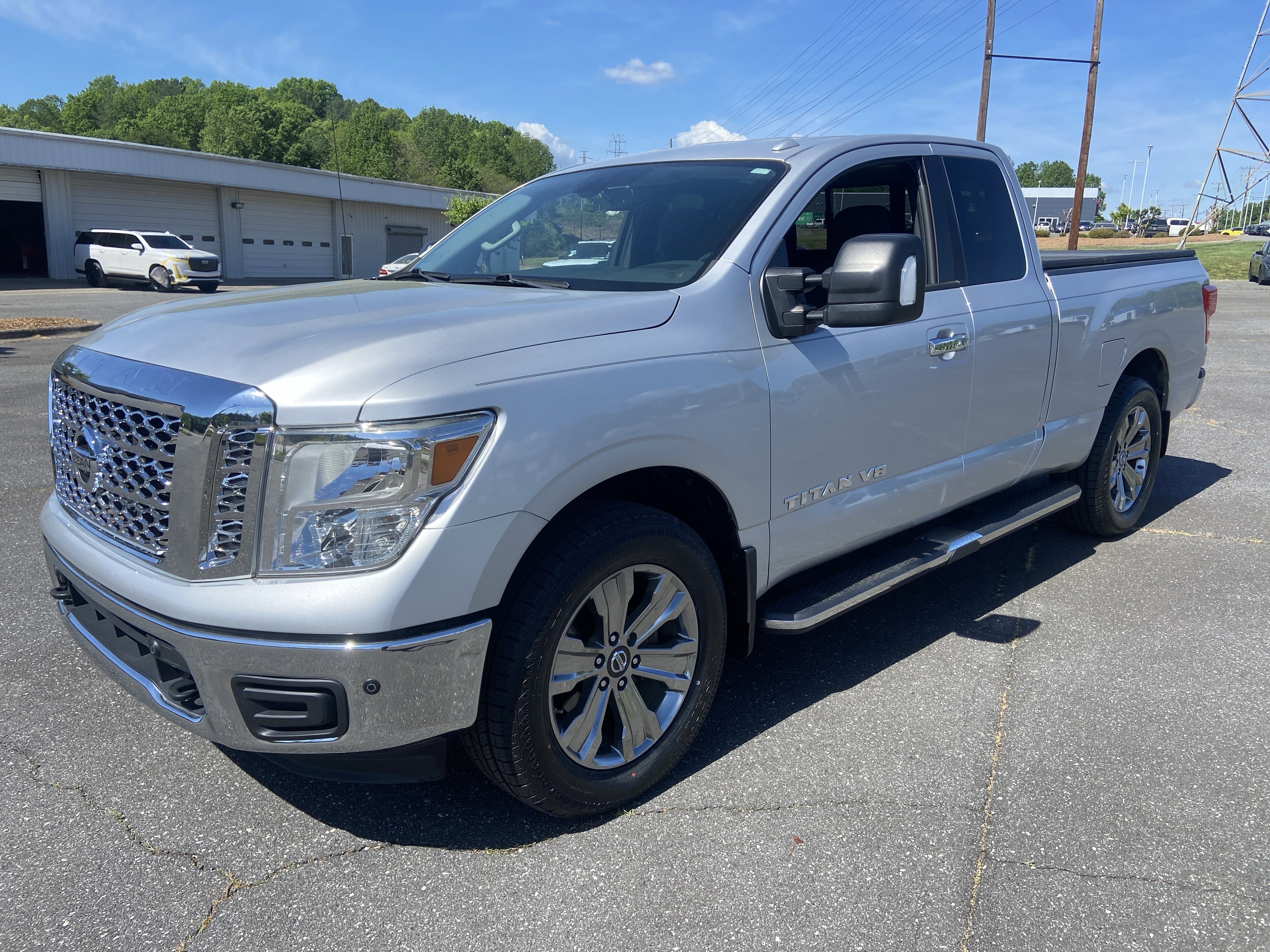 Used 2018 Nissan Titan SV w/ SV Convenience Package