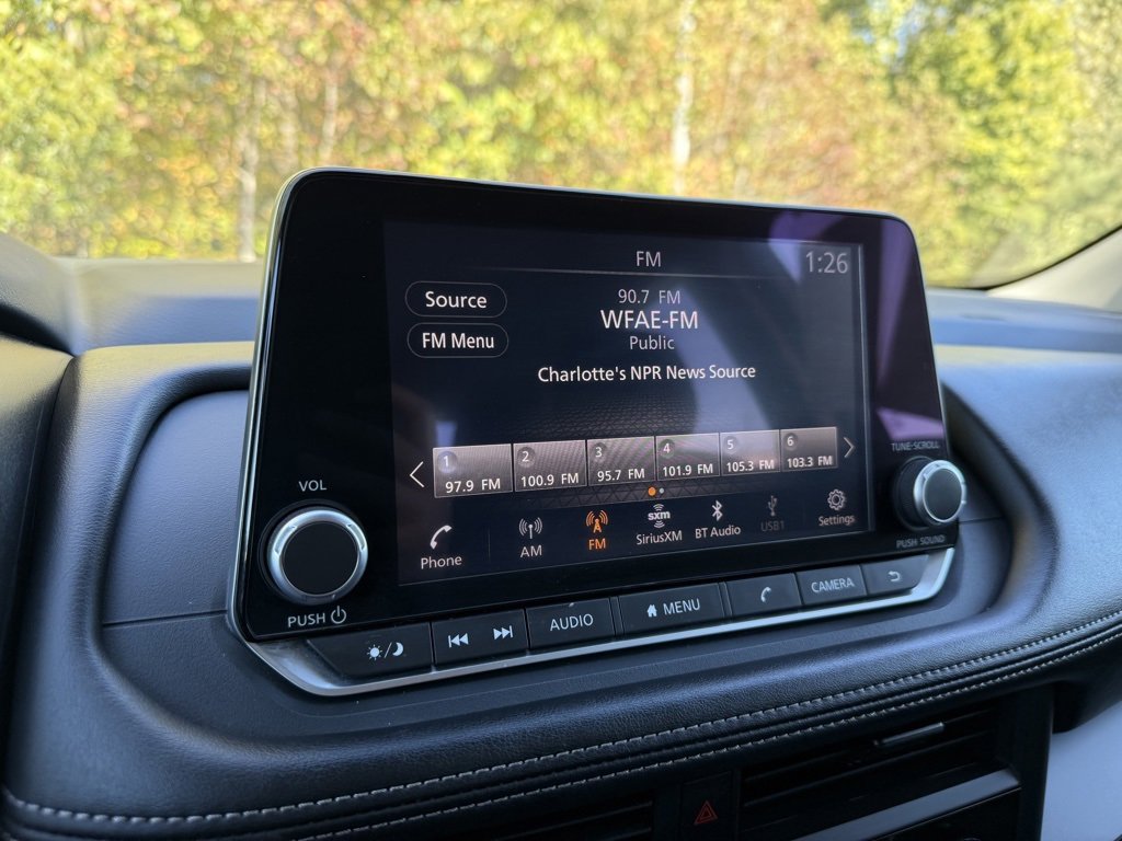 Used 2024 Nissan Rogue S image 32