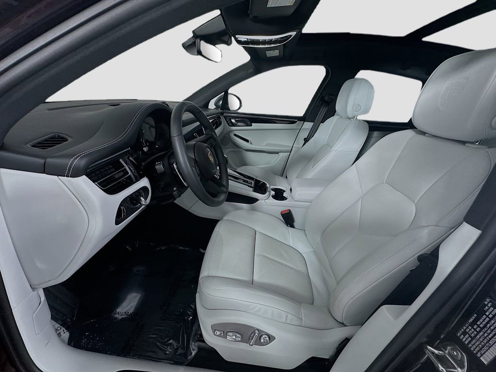 New 2026 Porsche Macan Turbo AWD/4WD image 5