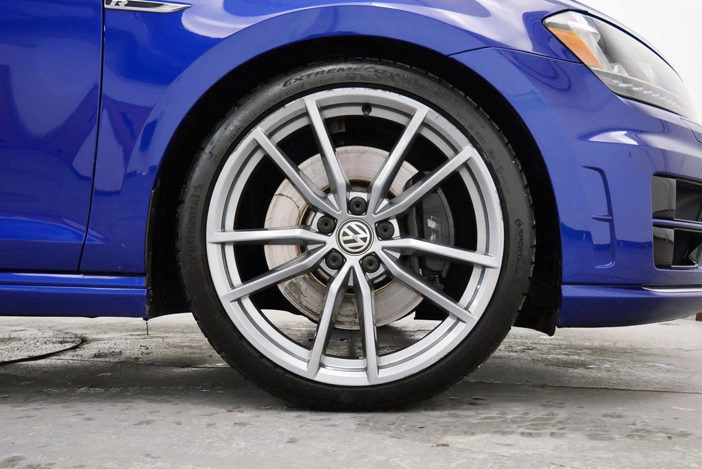 Used 2017 Volkswagen Golf R 4-Door image 34