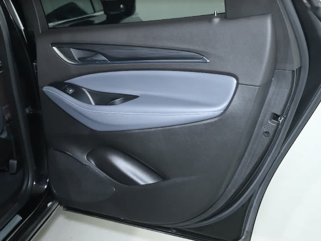 Used 2024 Buick Enclave Essence FWD image 31