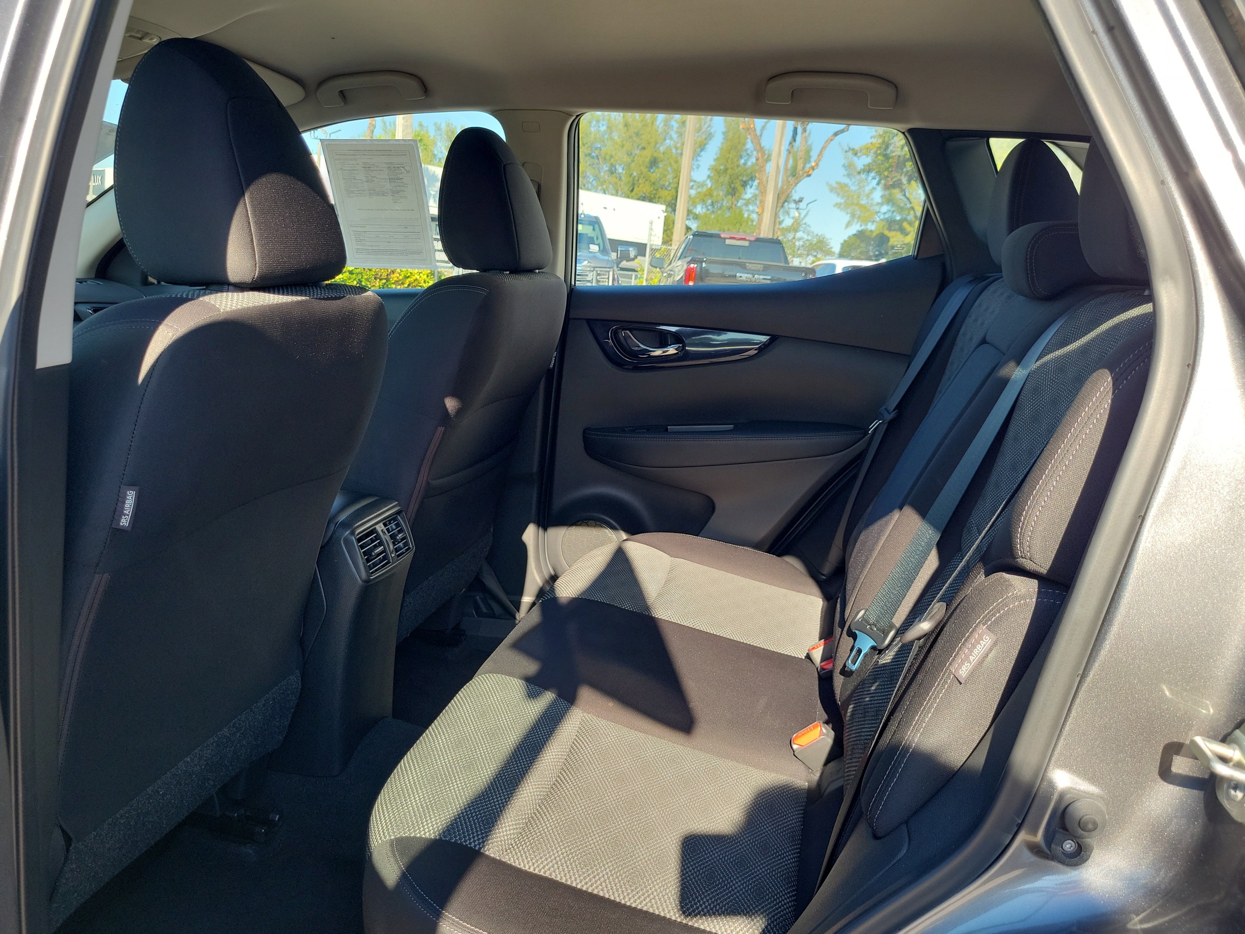 Used 2020 Nissan Rogue Sport SV image 13