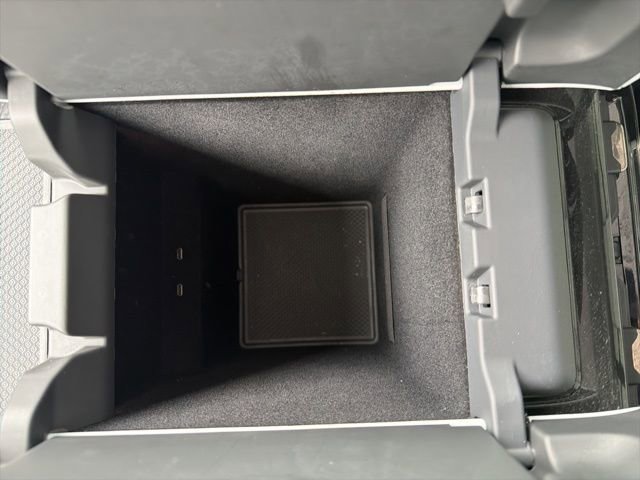 Used 2024 Rivian R1S Adventure image 60