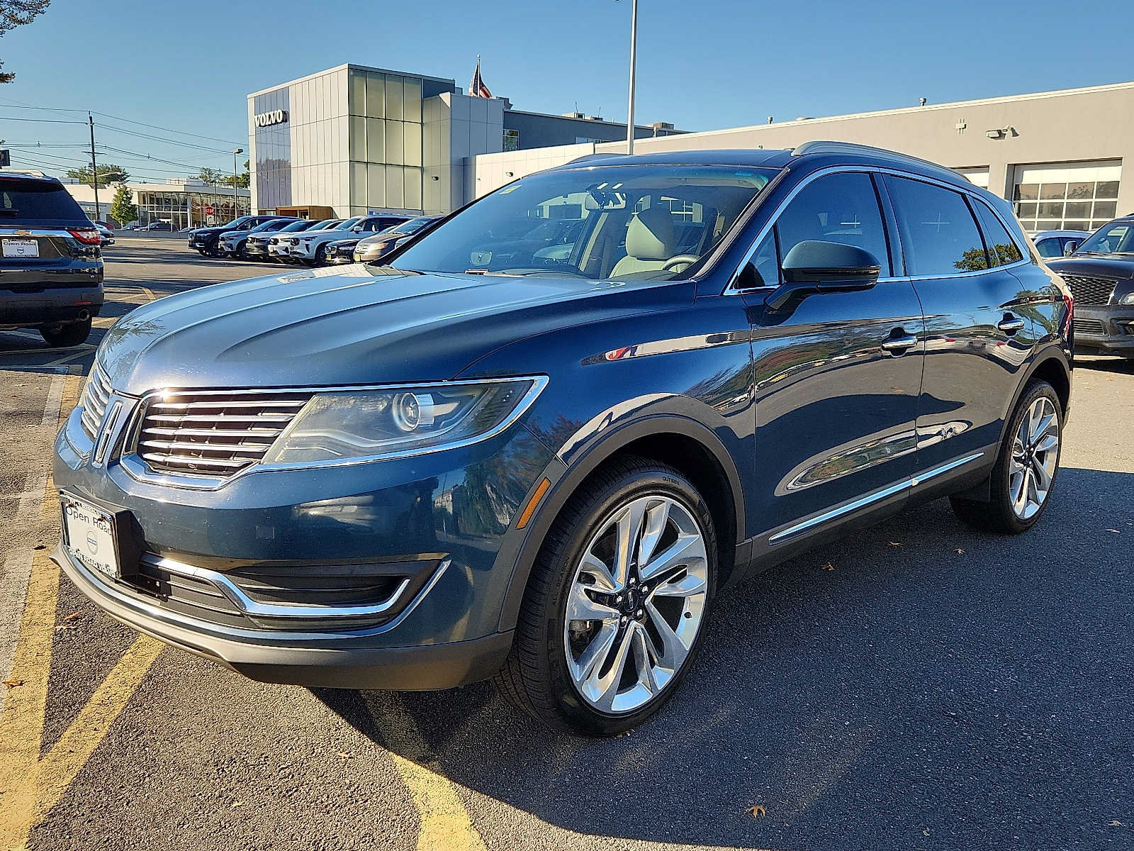 Used 2016 Lincoln MKX Reserve AWD/4WD image 3