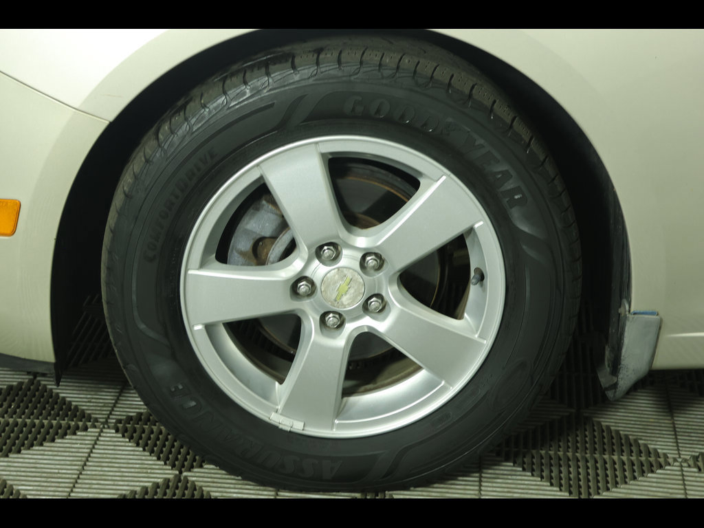 Used 2016 Chevrolet Cruze LT FWD image 6