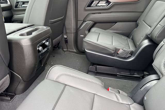 New 2026 GMC Yukon Denali w/ Sun & Power Step Package AWD/4WD image 13